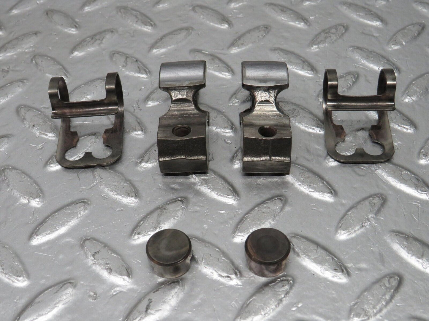 33005 Mercedes-Benz C107 R107 350 V8 Valve Rocker Arm With Spring & Tappet