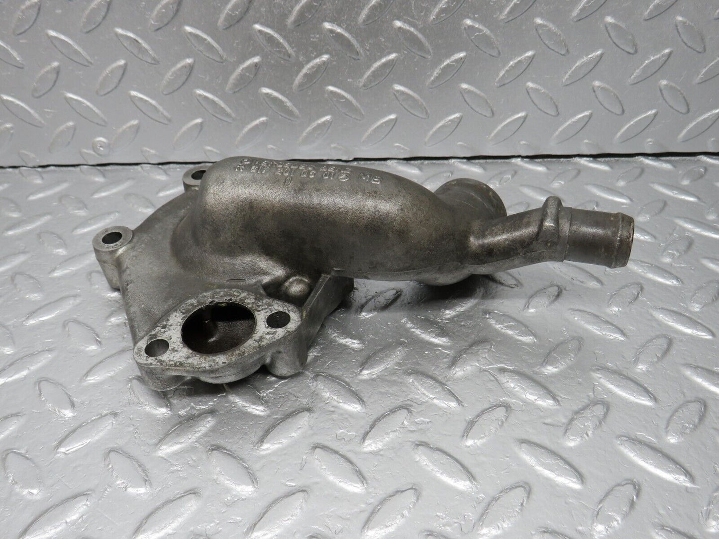 40650 Mercedes-Benz W123 300D Water Pump Housing 6172010501