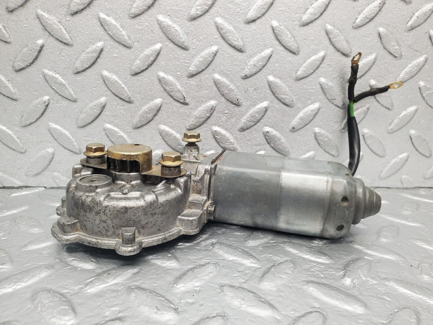 46136 Mercedes-Benz W124 Front Right Window Regulator Motor 0130821285