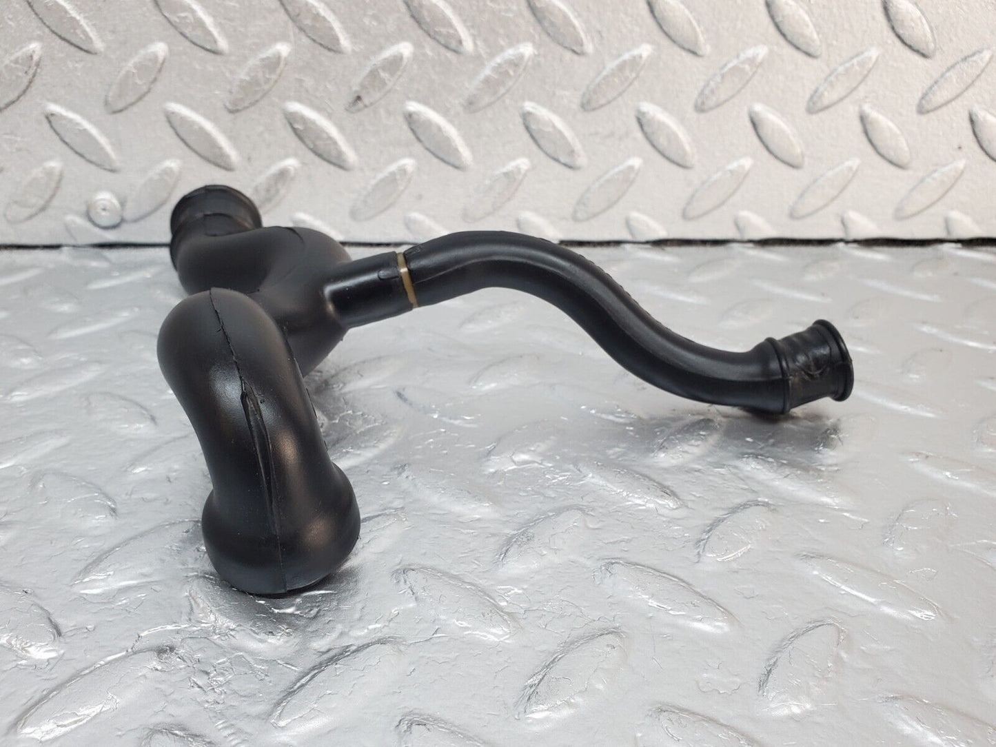 45395 Mercedes-Benz 280E M110.983 Air Intake Pipe 1100944382 1100845382