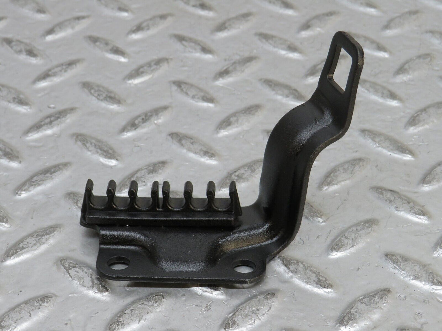 28129 Mercedes-Benz W123 280E Ignition Coil Cable Wire Bracket