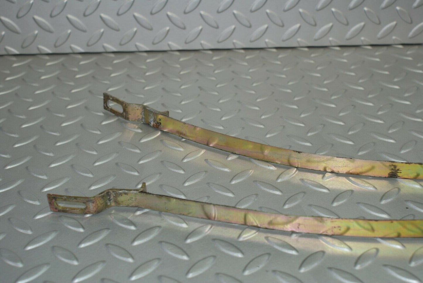 2993 Mercedes-Benz C123 280CE Coupe Heater Box Holder Strap