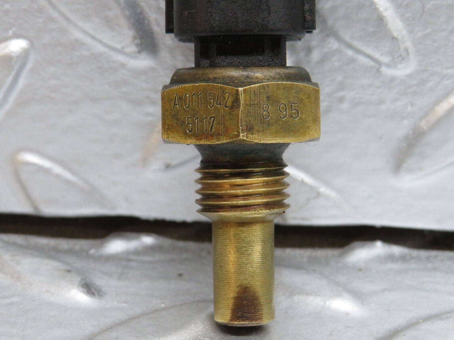 29175 Mercedes-Benz C124 320CE Coolant Temperature Sensor 0115425117