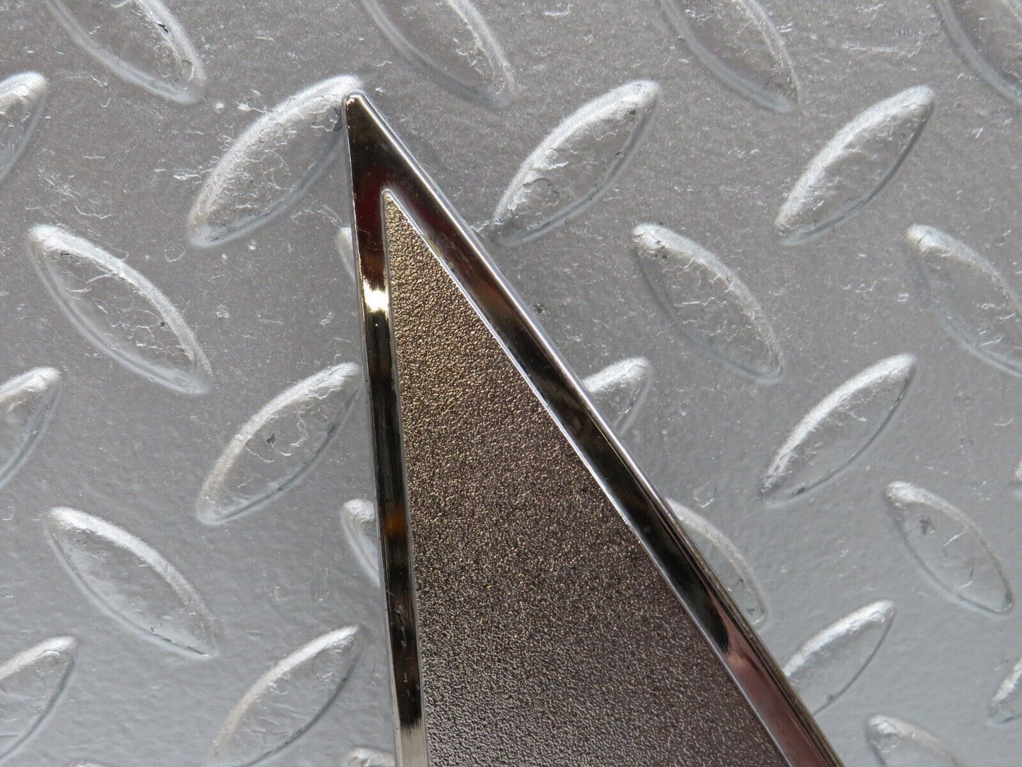 30997 Mercedes-Benz W123 200D Mirror Triangle Cover Left 1237250711