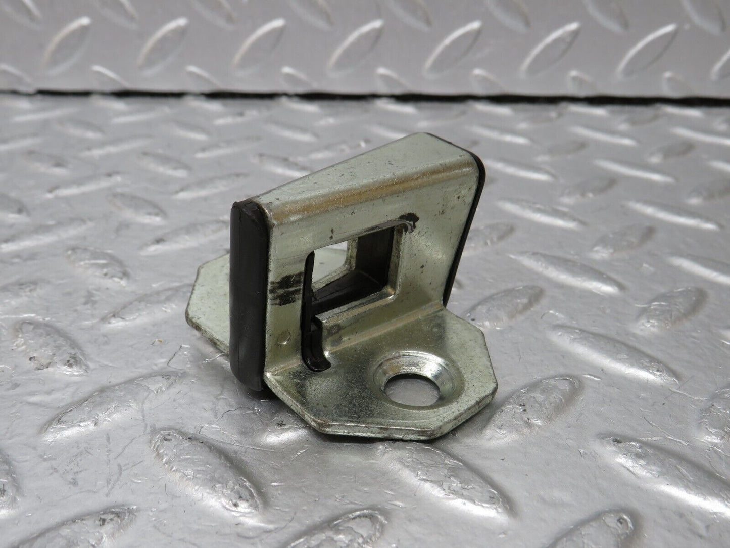 34893 Mercedes-Benz W210 320E Door Lock Latch