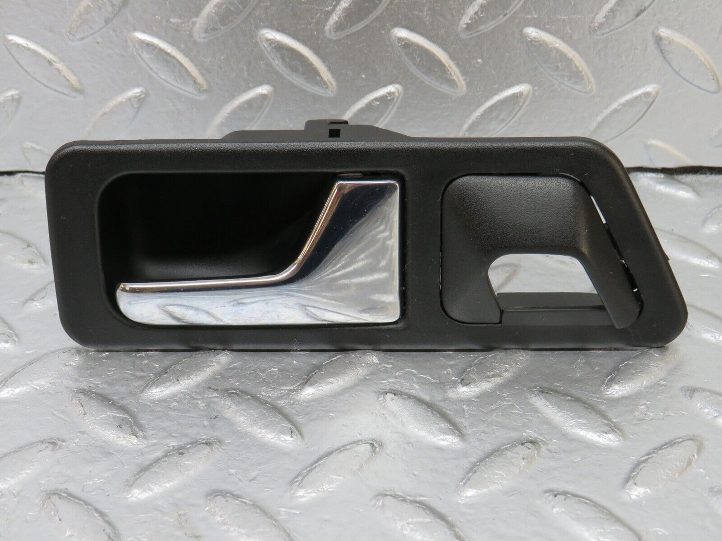 33643 Mercedes-Benz W201 190E 2.0L Right Interior Door Handle 2017660264