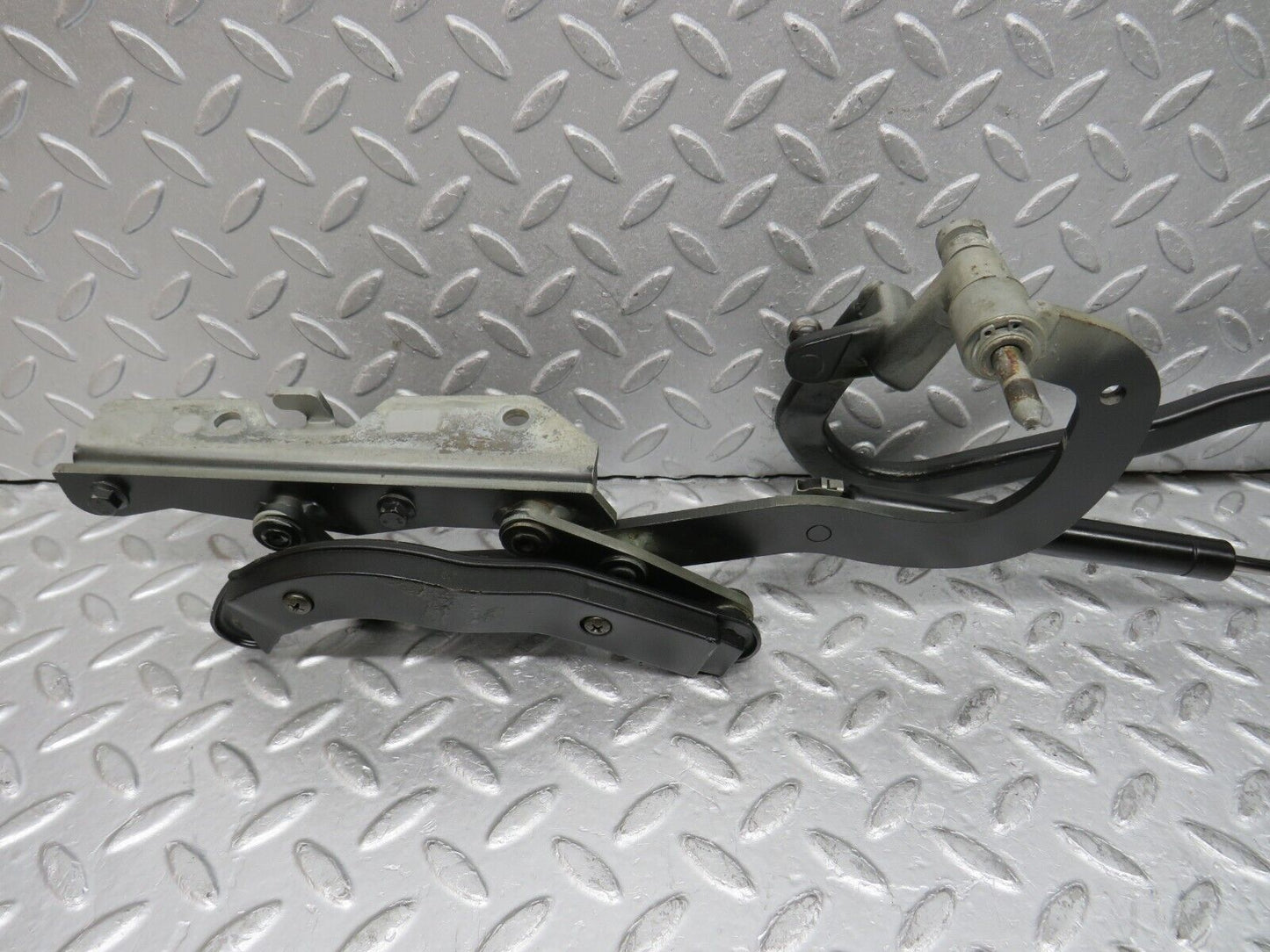 37853 Mercedes-Benz A124 320E Cabriolet Trunk Boot Soft Top Hinge Left Side