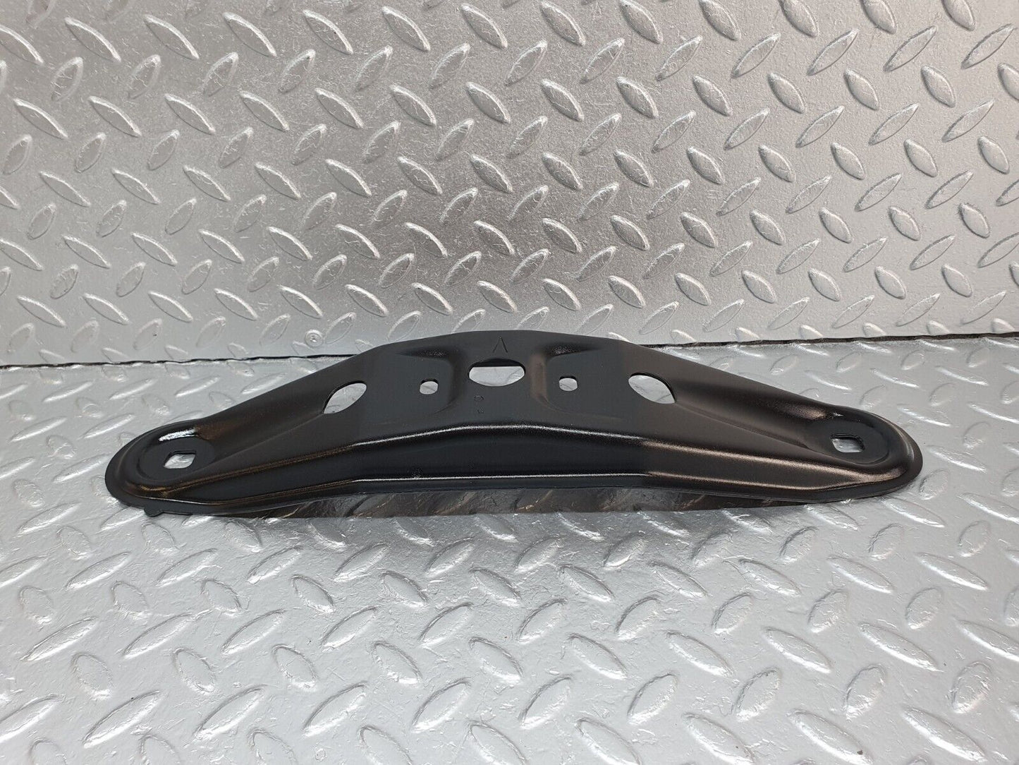 41497 Mercedes-Benz W124 200E Gearbox Mount Bracket