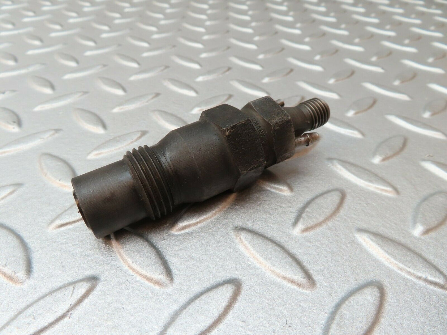 0325 Mercedes-Benz W123 240D 300D Diesel  Fuel Injector  KCA30SD27/4