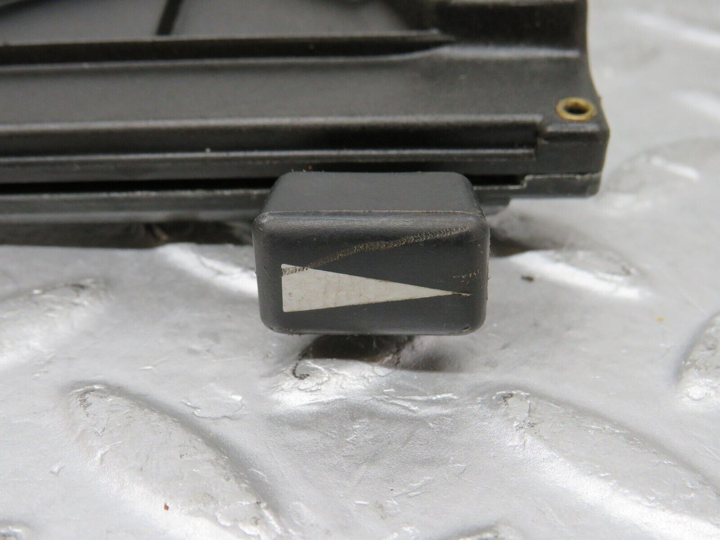 35541 Mercedes-Benz R107 280SL Air Vent Control Lever Centre