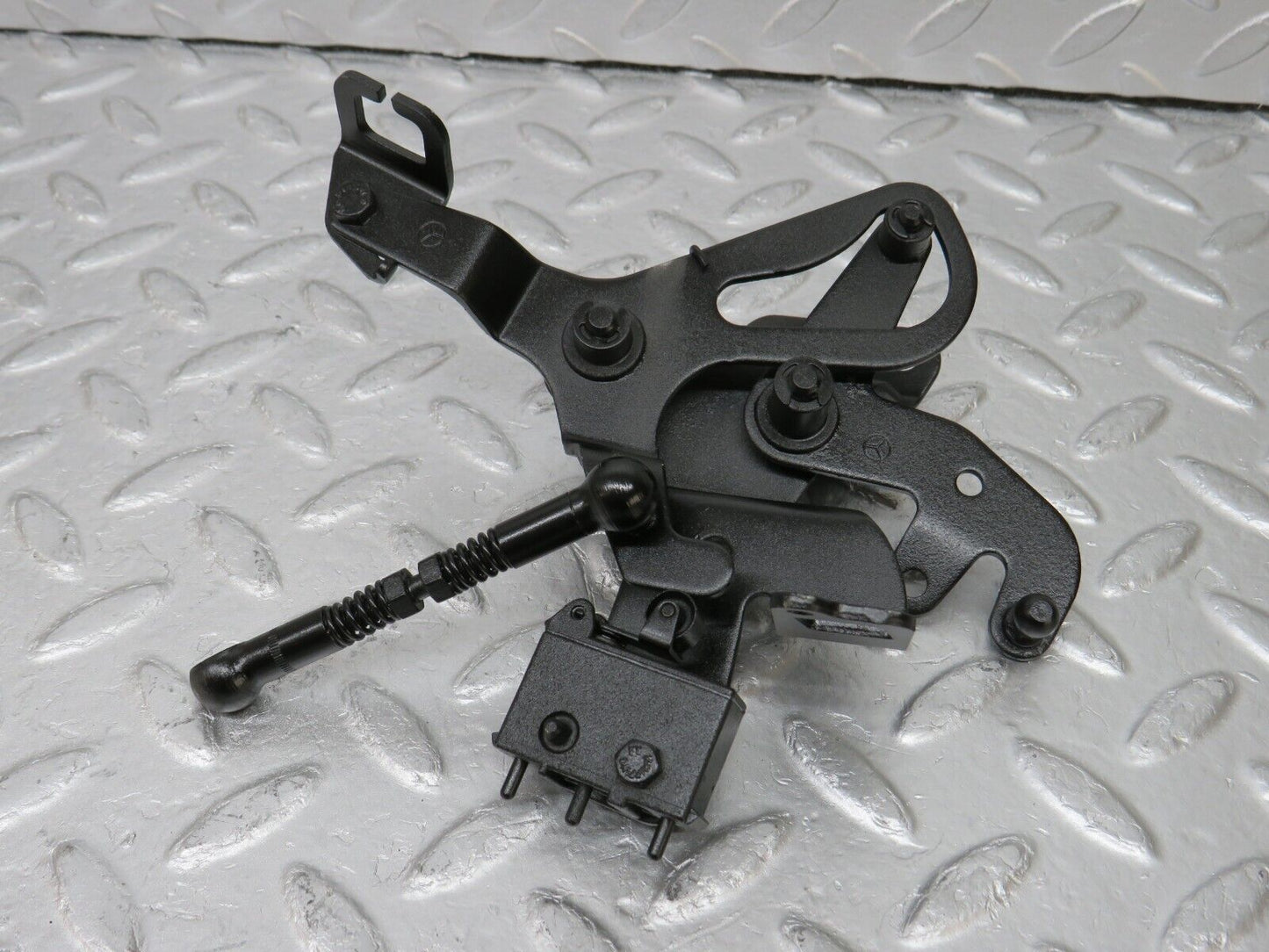 34684 Mercedes-Benz W124 260E Throttle Linkage