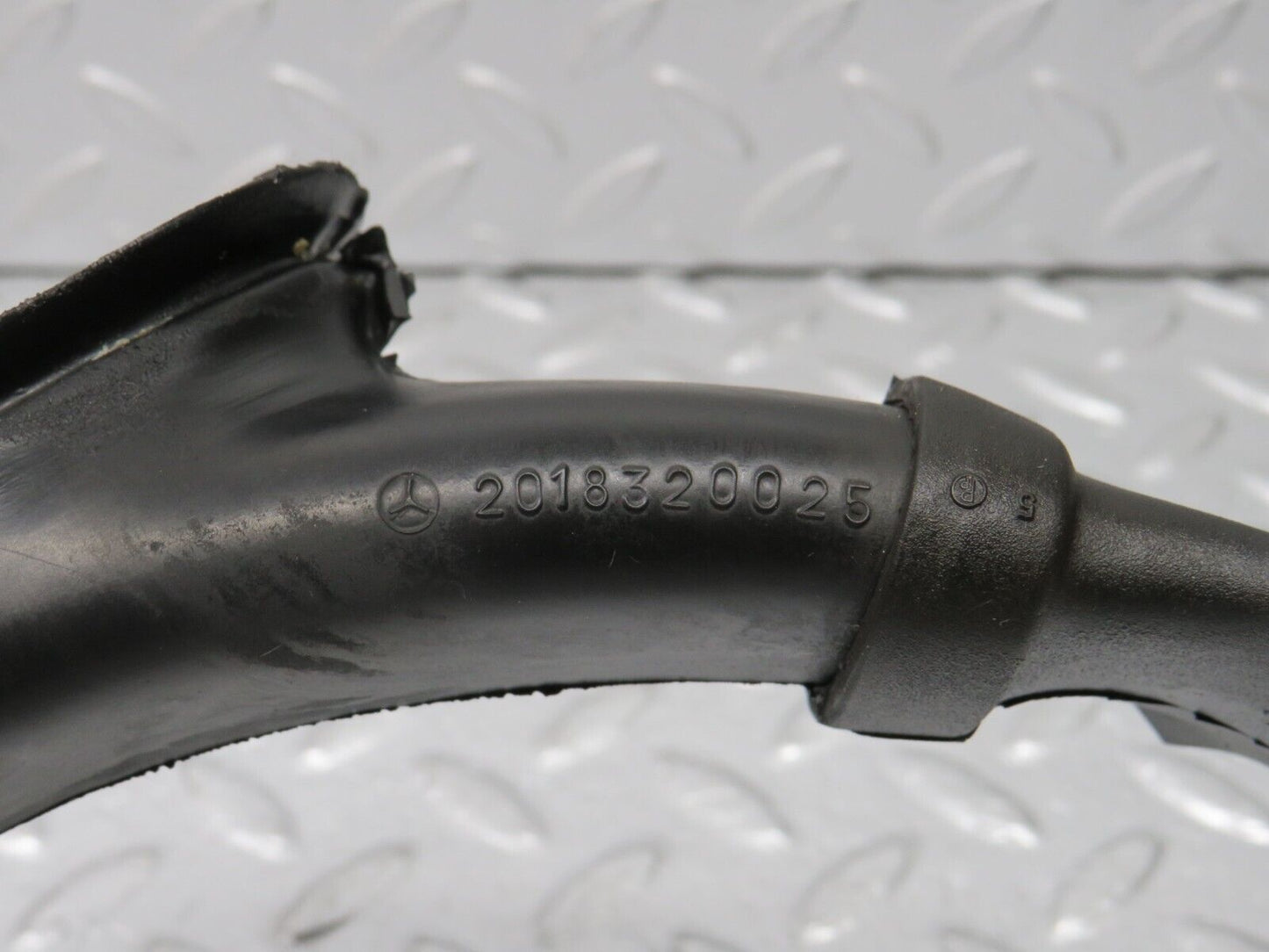 38790 Mercedes-Benz W201 190E 2.6L Heater Water Drain 2018320025