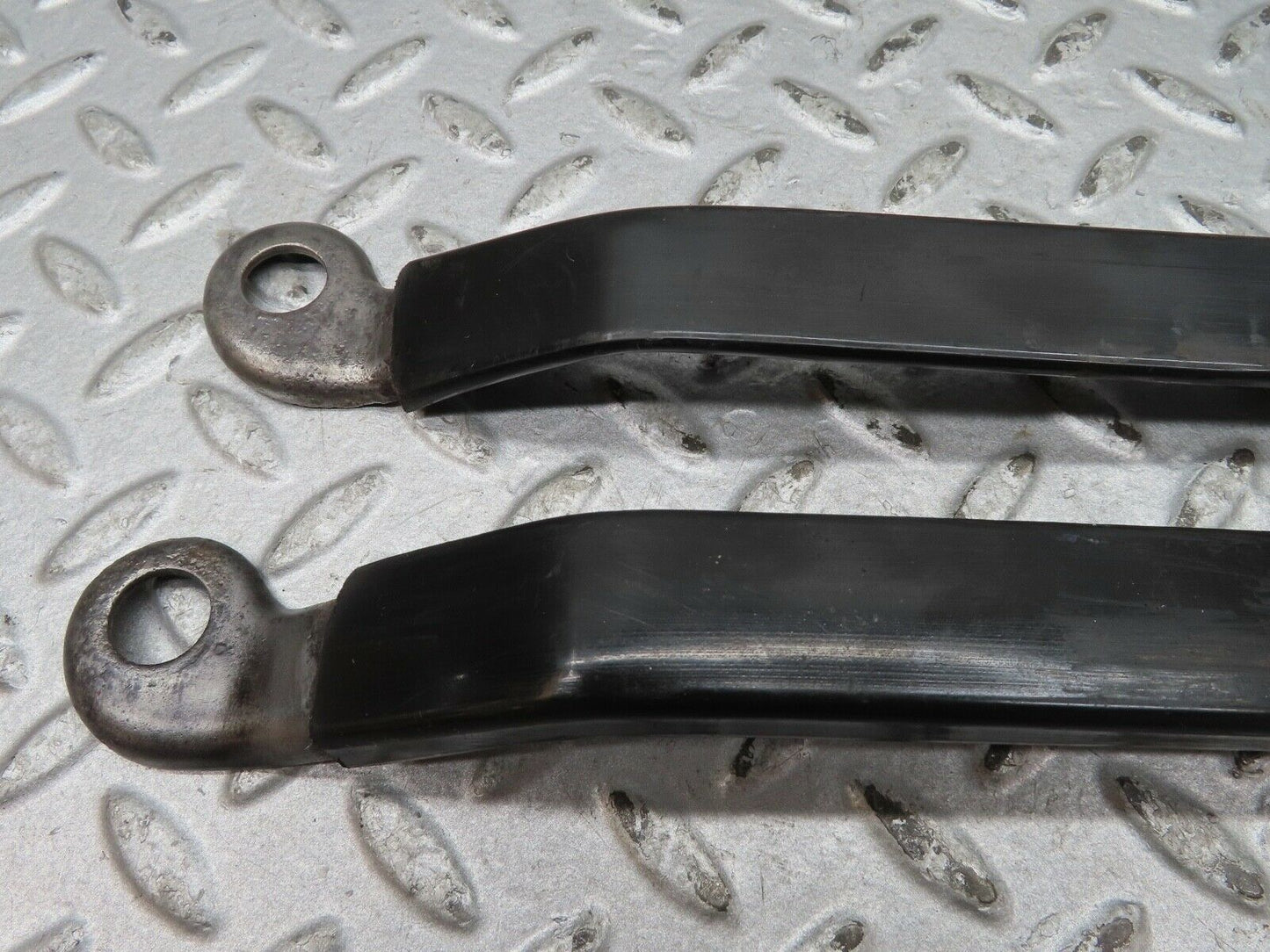 17692 Mercedes-Benz W116 450SEL Seat Belt Runner