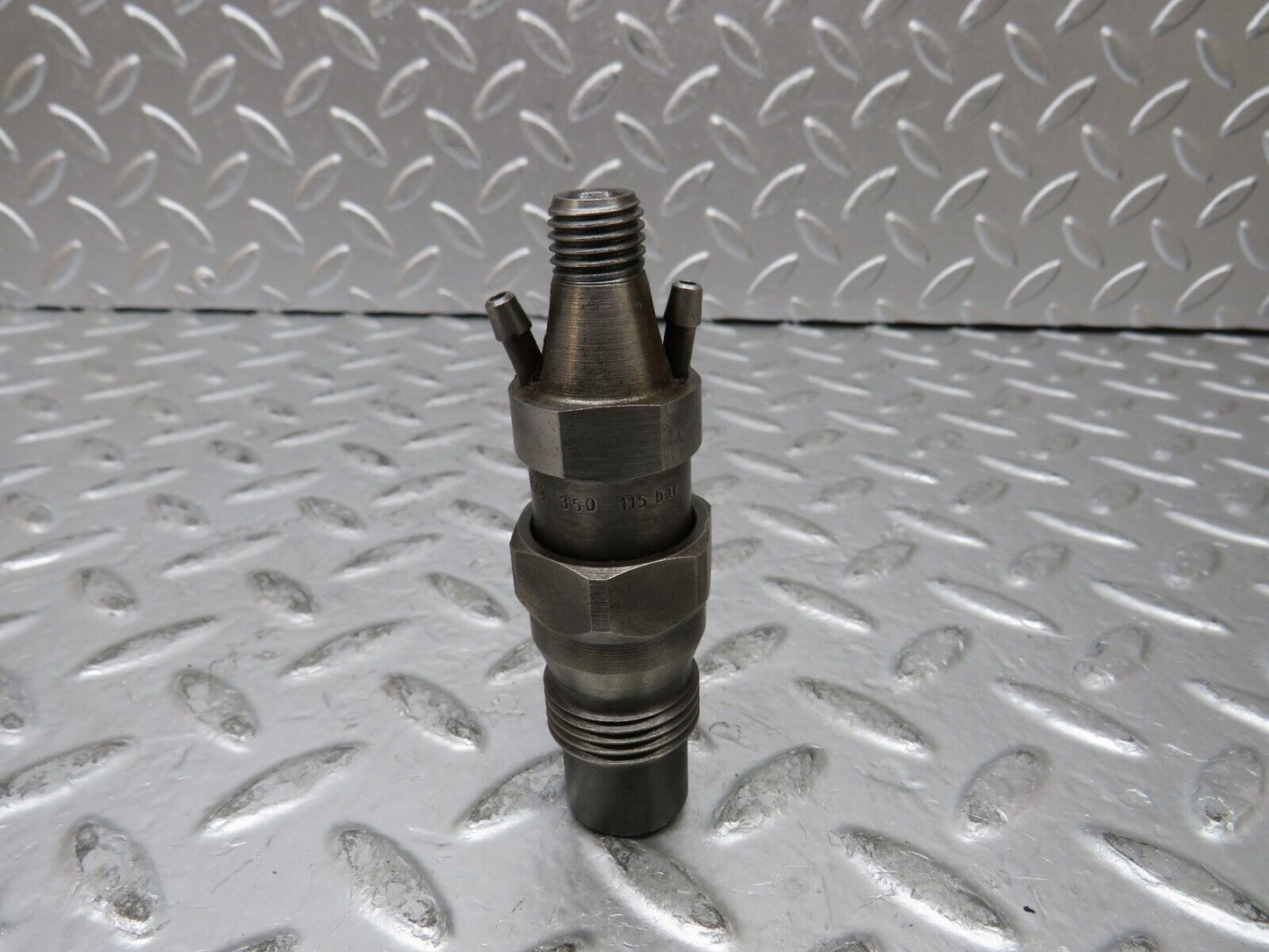 27003 Mercedes-Benz W123 240D Fuel Injector Bosch KCA30S35/4