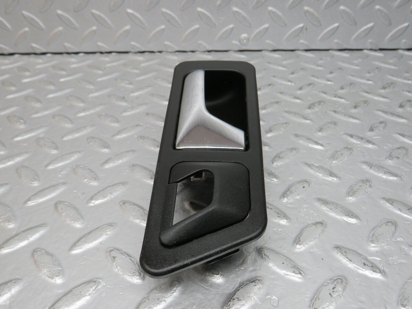 38723 Mercedes-Benz W201 190E 2.6L Rear Right Interior Door Handle 2017660264