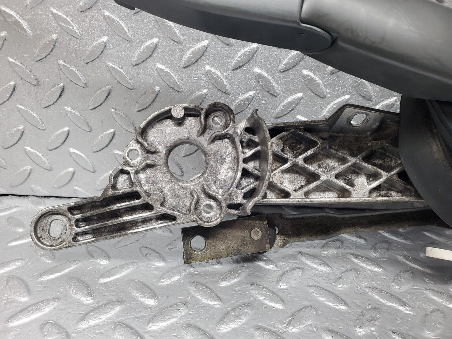 45258 Mercedes-Benz R129 300SL Coupe Wiper Mechanism Linkage Bosch