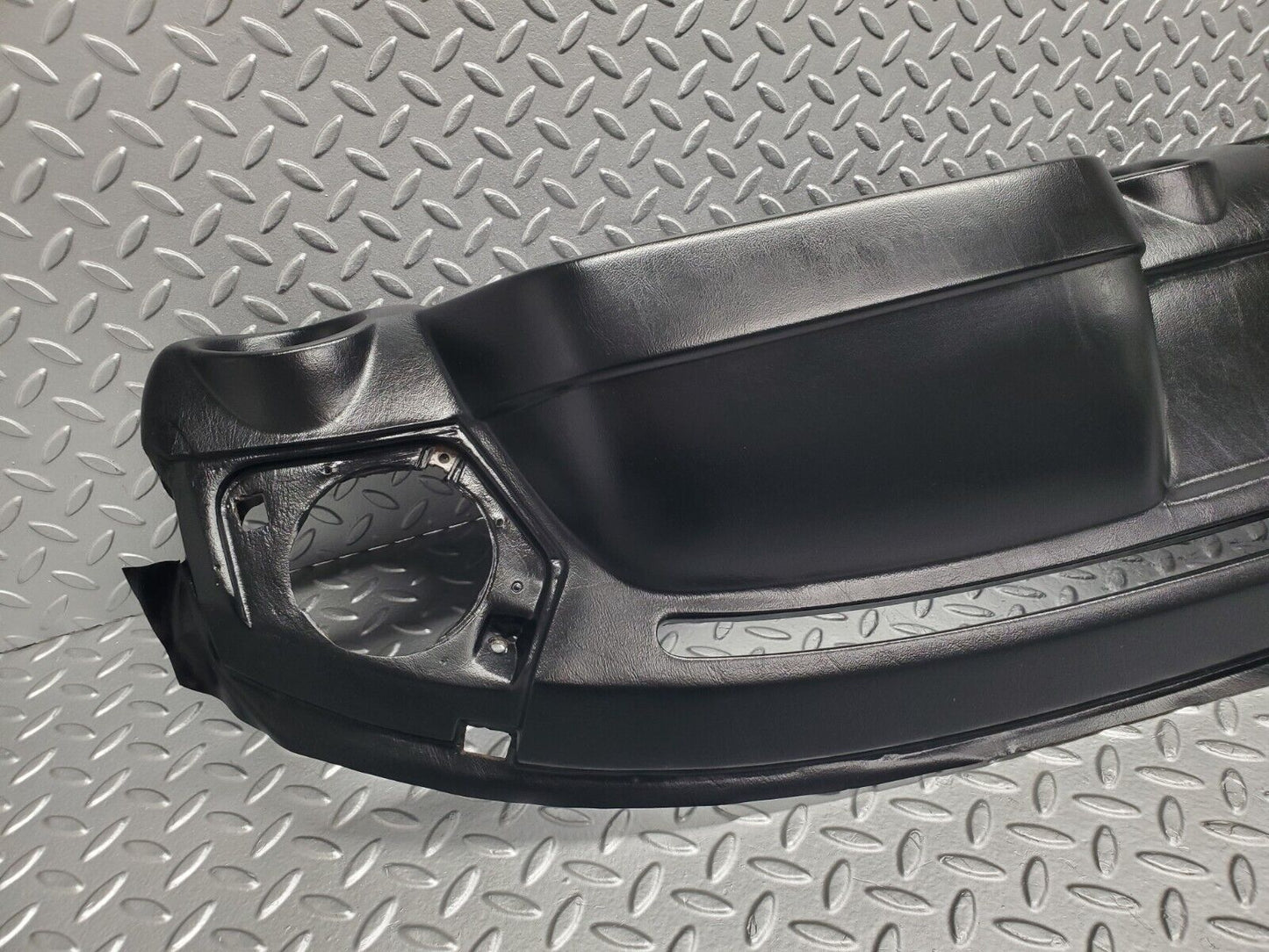 46497 Mercedes-Benz C123 280CE Coupe Dashboard Black