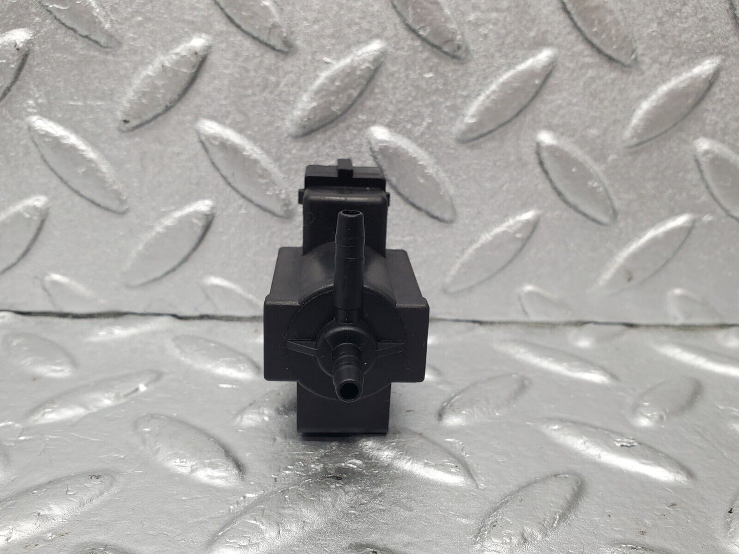 46790 Mercedes-Benz R129 320SL Coupe Vacuum Valve Pierburg 0025401897