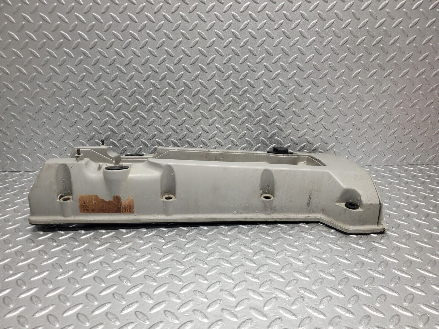 46232 Mercedes-Benz W124 280E Cylinder Head Valve Cover 1040160705
