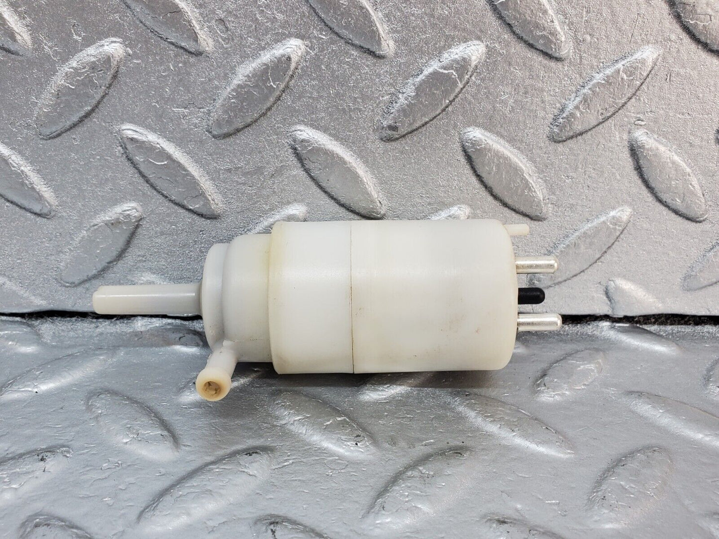 45683 Mercedes-Benz W126 420SE Windscreen Washer Pump Hella 1248690221