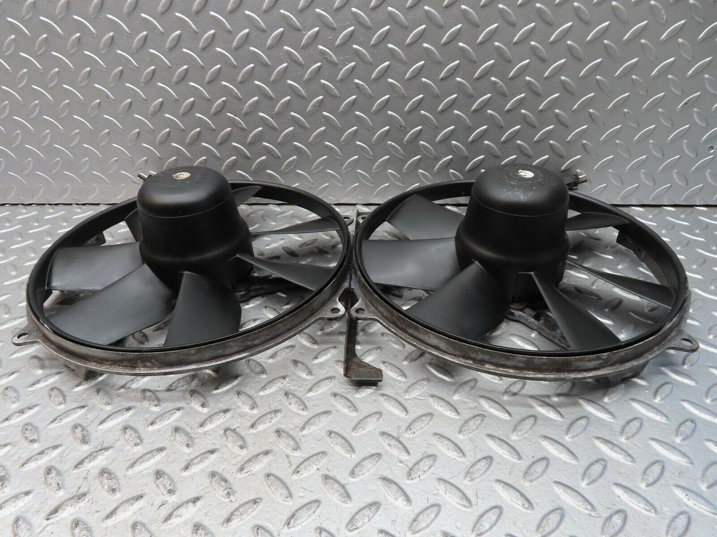 19636 Mercedes-Benz C140 CL420 Coupe Engine Cooling Fan AEG