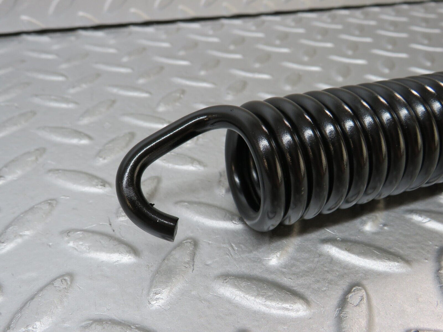 36365 Mercedes-Benz W126 420SE Bonnet Hinge Spring