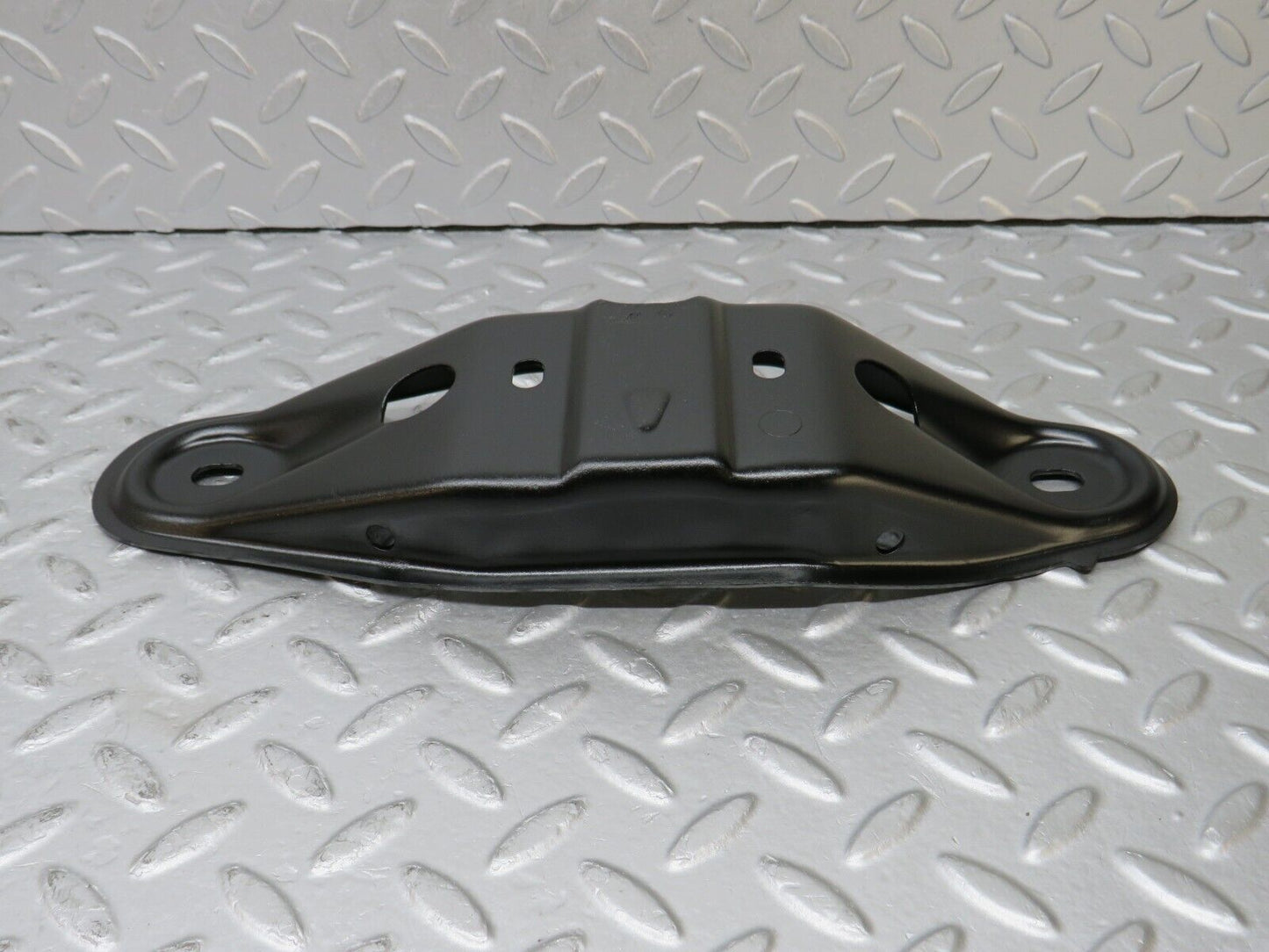 36781 Mercedes-Benz W201 190E Gearbox Mount Bracket