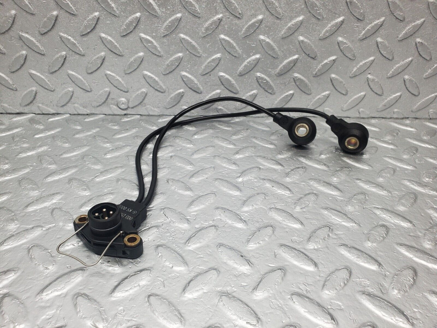 46202 Mercedes-Benz W124 280E Knock Sensor 0031537728 2025402081