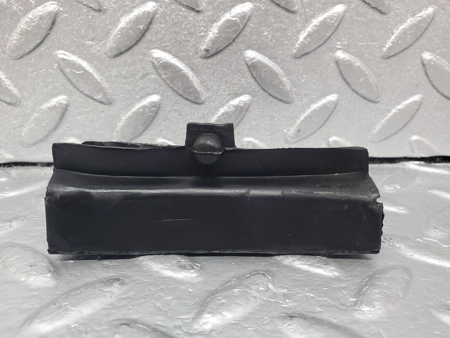 45726 Mercedes-Benz W126 420SE Firewall Grommet Left Side 1269972081