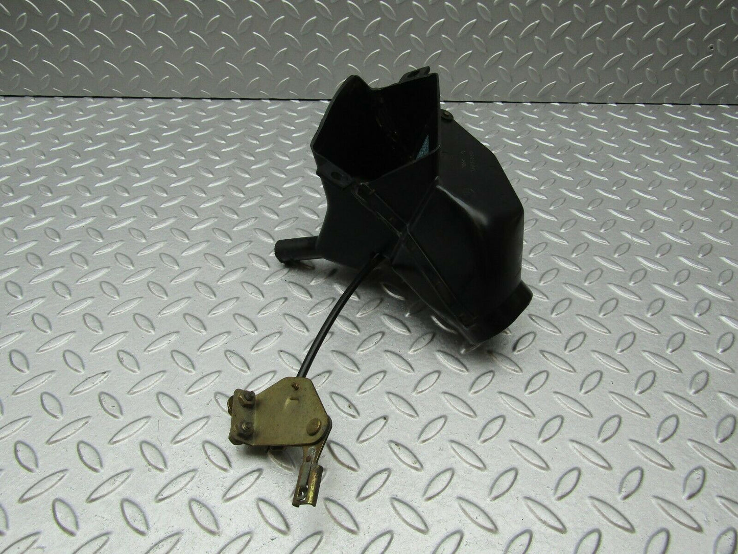 3377 Mercedes-Benz W108 280SE Air Vent Control Left Side 1088301145