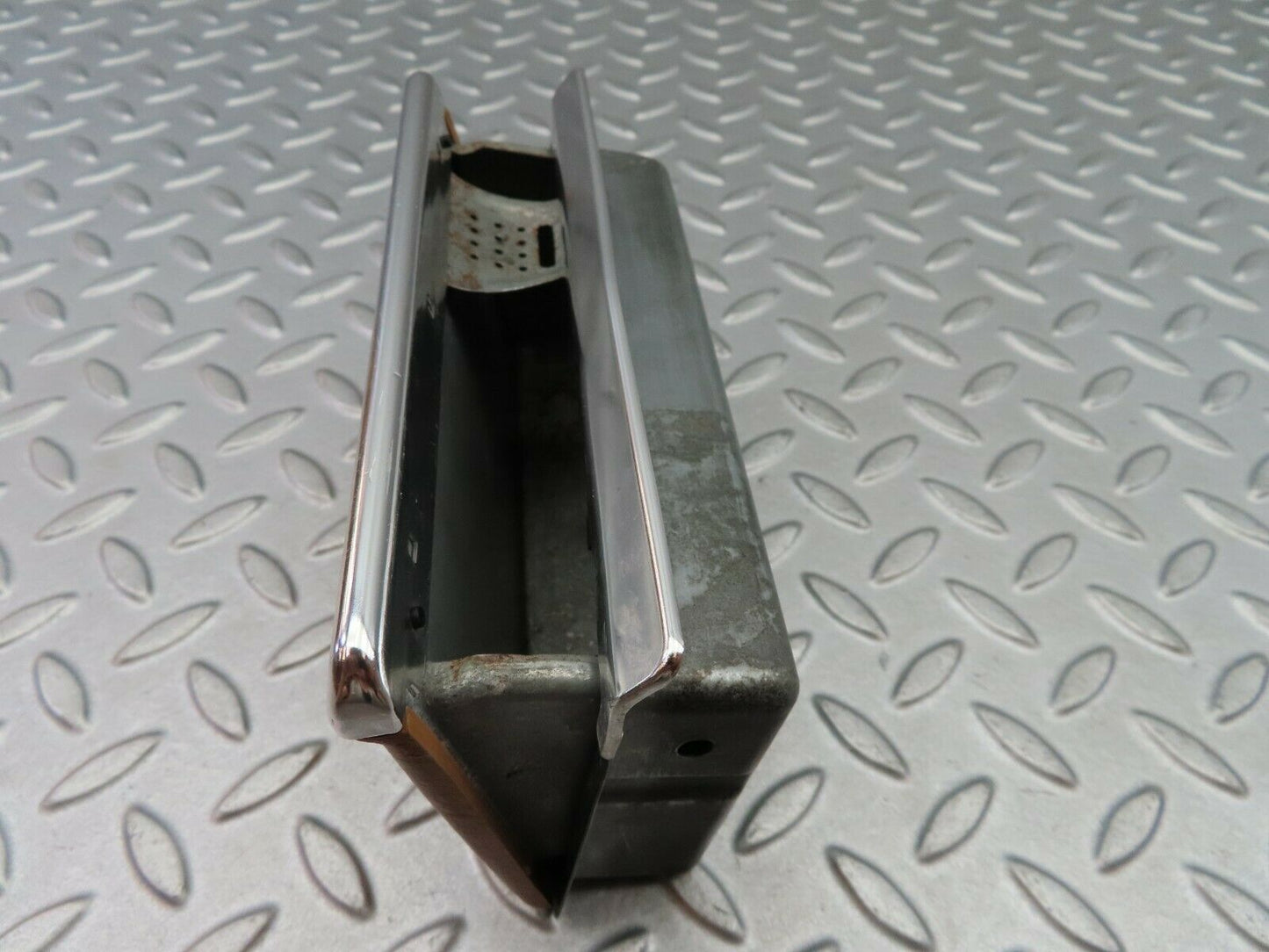 6086 Mercedes-Benz W126 380SE Rear Door Ashtray Palomino