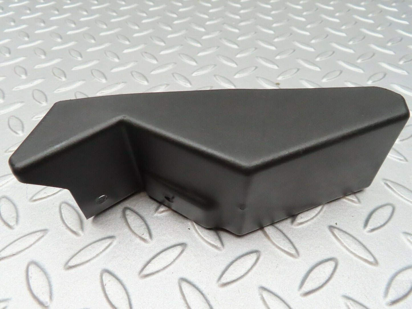 3776 Mercedes-Benz S123 200T Wagon Cover 1235460381