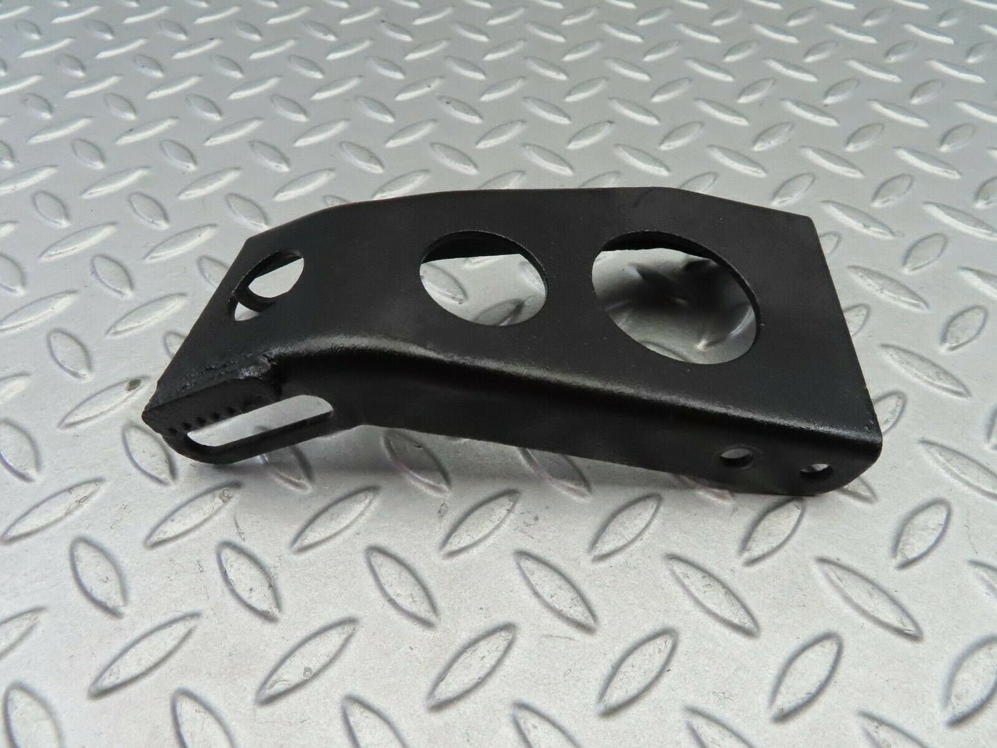 6292 Mercedes-Benz W126 380SE Alternator Generator Bracket