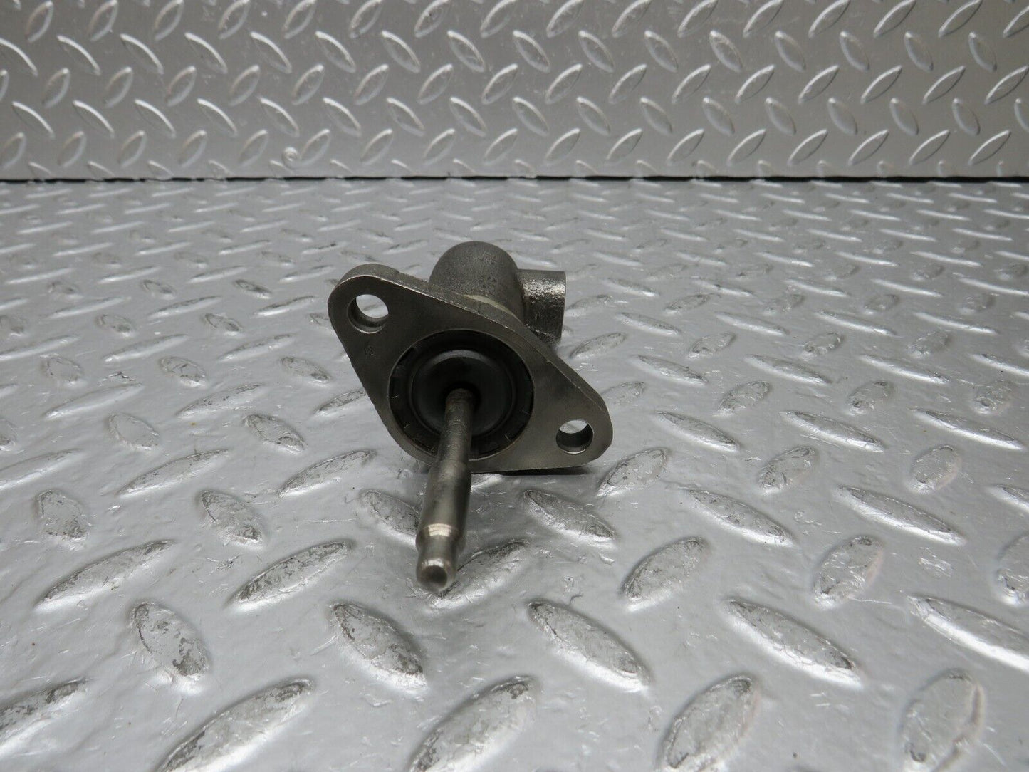 30615 Mercedes-Benz W201 190E 2.0L Clutch Slave Cylinder Fag 2012900011