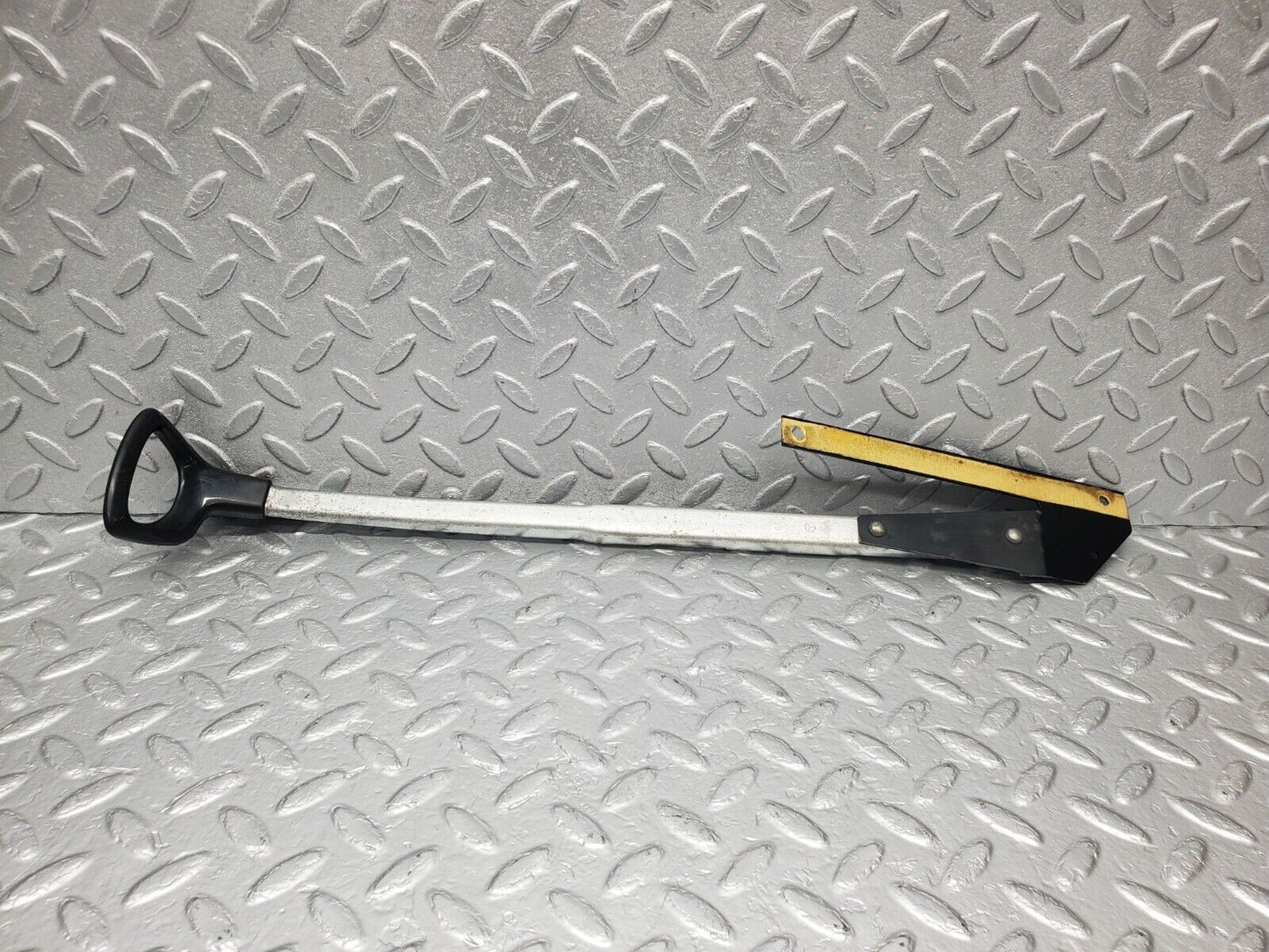 46625 Mercedes-Benz C123 280CE Coupe Front Left Seat Sliding Adjust Handle