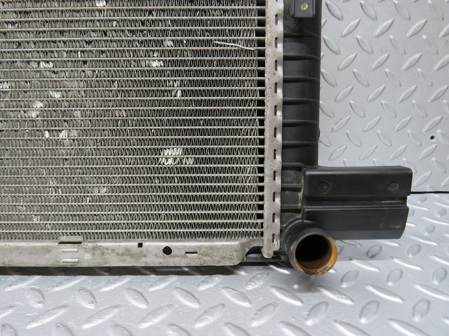 38601 Mercedes-Benz R129 280SL Coupe Engine Coolant Radiator Behr