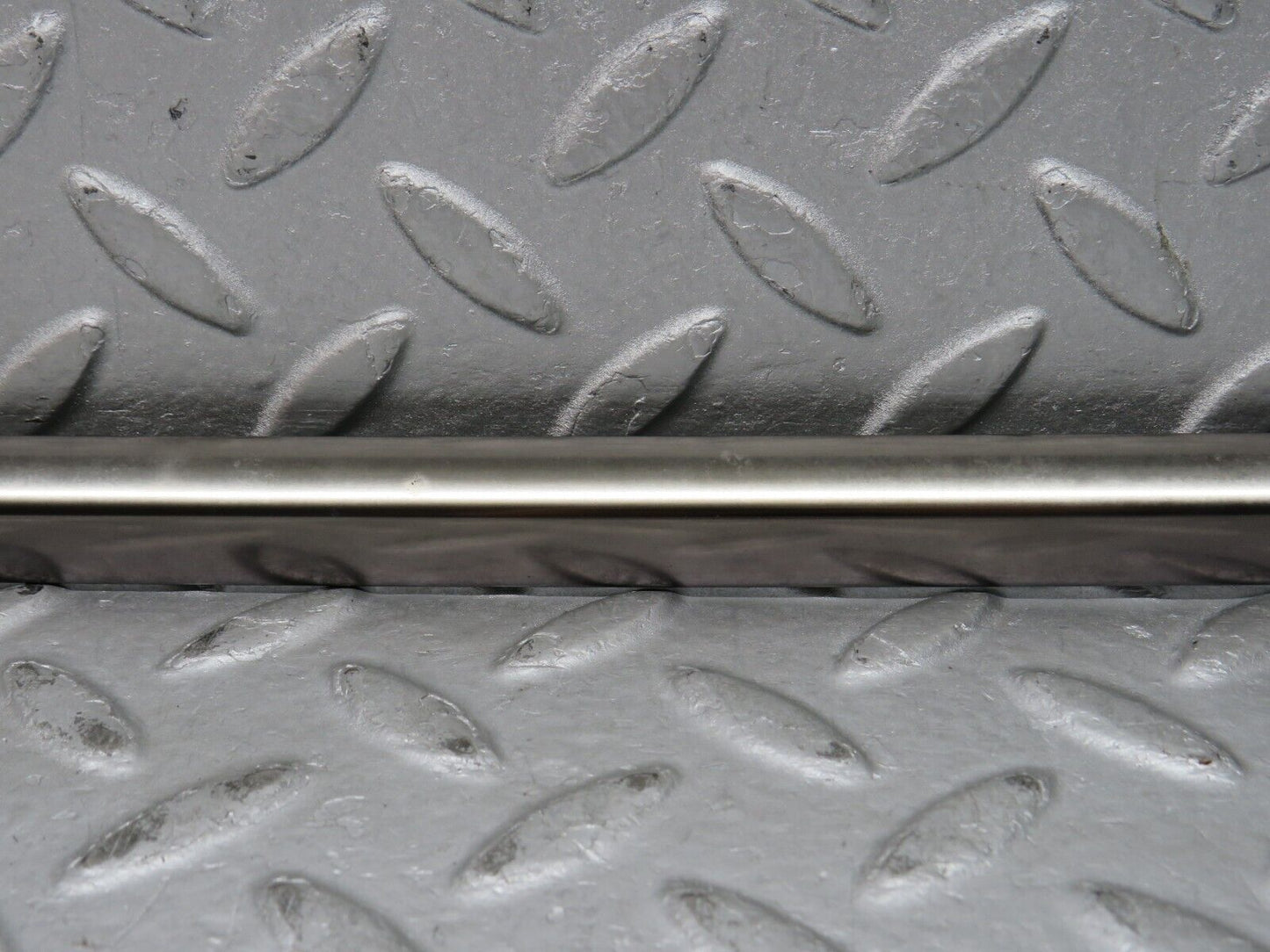 37890 Mercedes-Benz A124 320E Cabriolet Right Door Moulding Trim