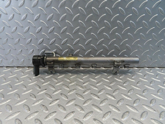 11208 Mercedes-Benz W221 S320 Fuel Rail Left Side With Pressure Sensor