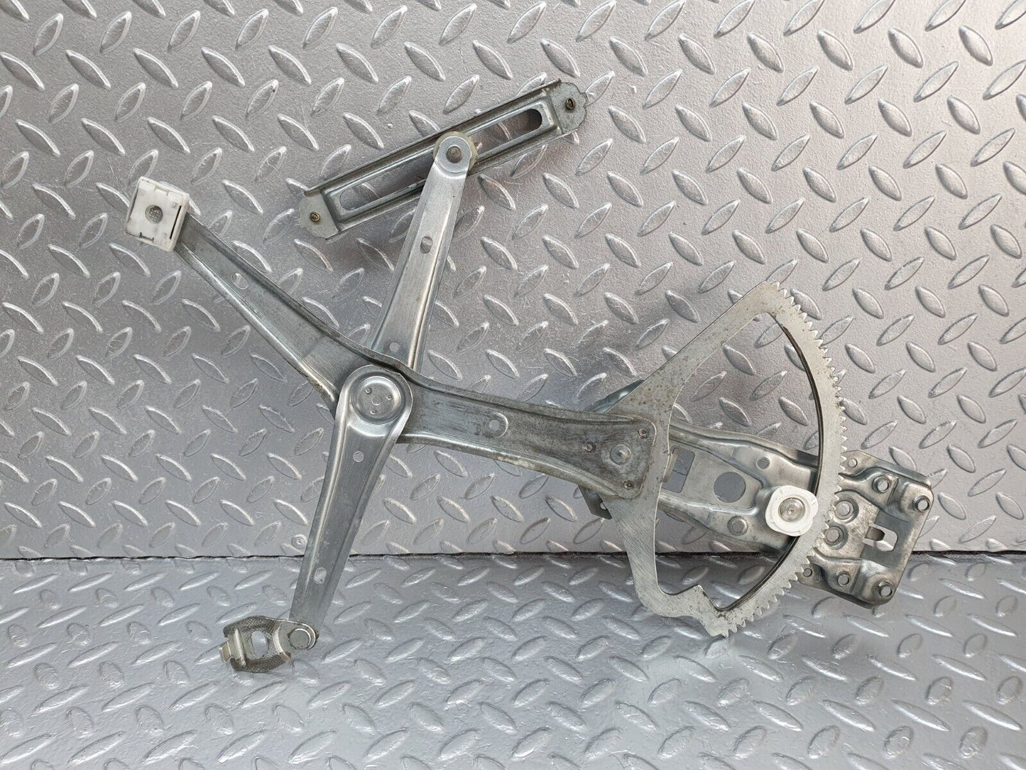 41939 Mercedes-Benz W202 C200 Front Right Power Window Regulator