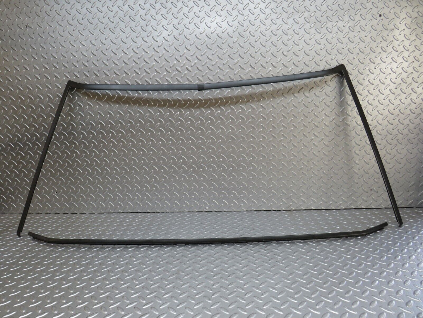 33813 Mercedes-Benz W201 190E Rear Windscreen Frame