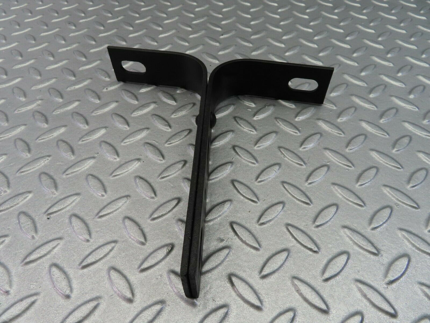7835 Mercedes-Benz W115 220D Front Bumper Bracket Right Side