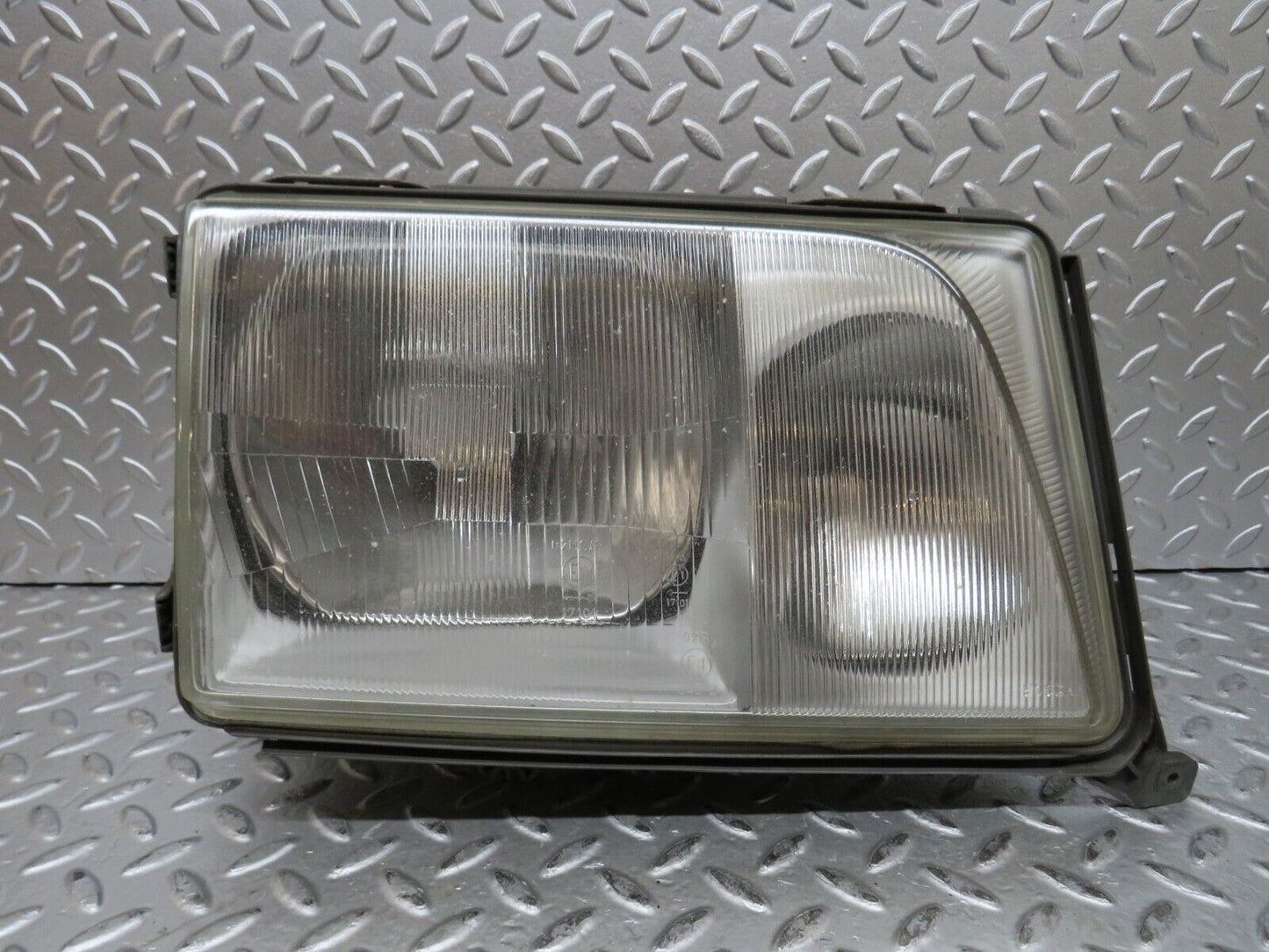 27761 Mercedes-Benz S124 300TE Wagon Headlight Bosch Right Side 0301073712