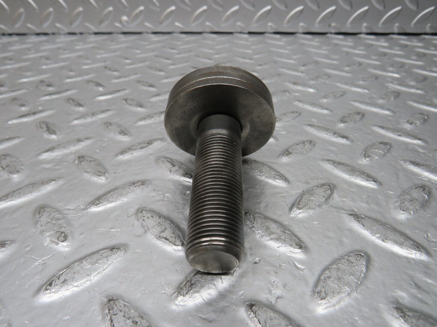 29885 Mercedes-Benz W123 230E Crankshaft Bolt