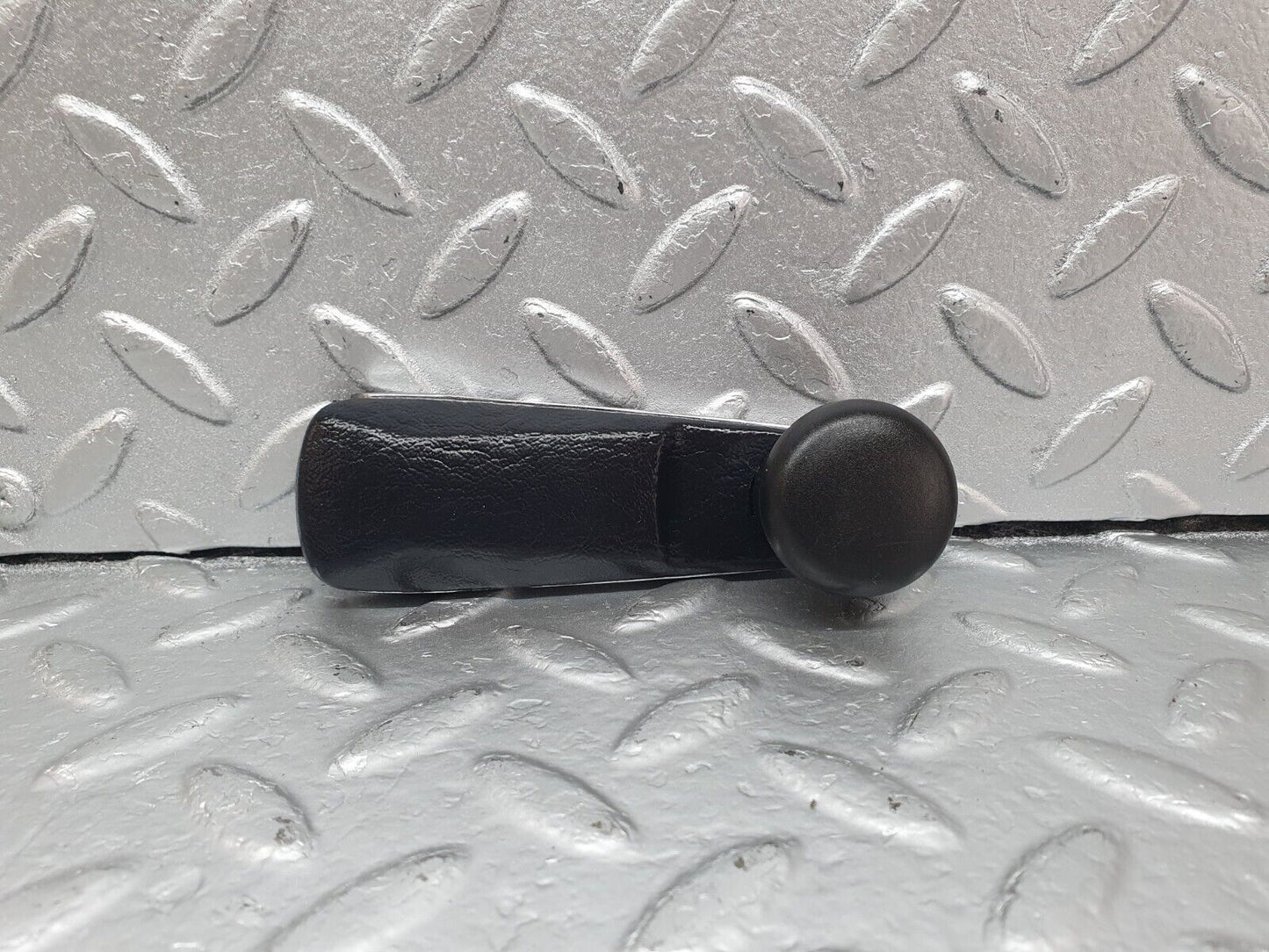 42702 Mercedes-Benz W201 190 2.0L Window Lifter Crank Handle