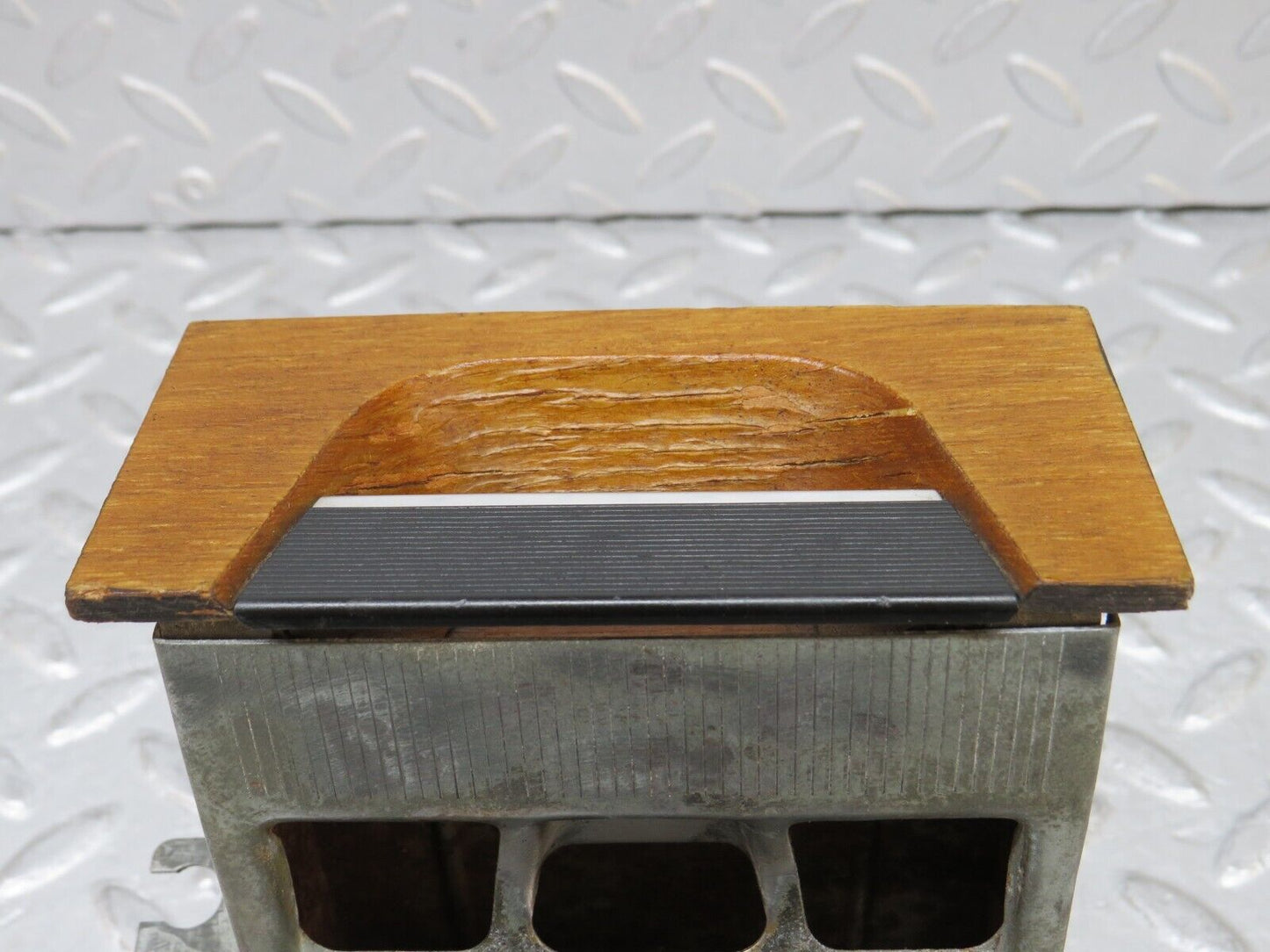 37552 Mercedes-Benz W109 300SEL Centre Console Ashtray Wood Finish
