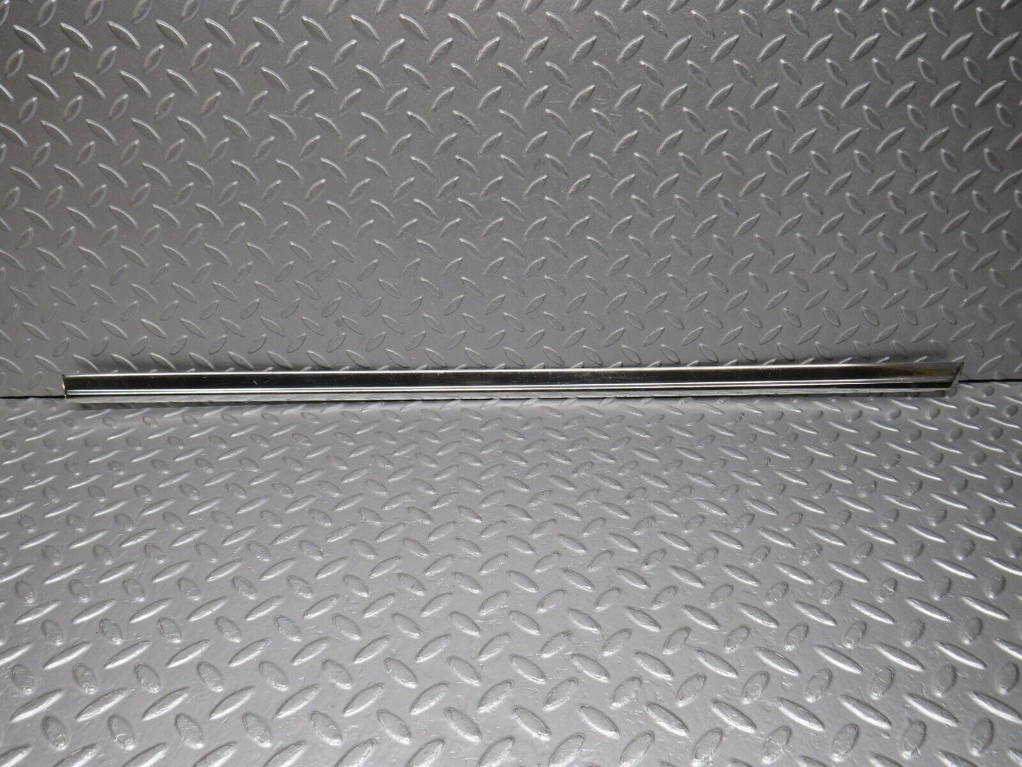 39108 Mercedes-Benz R107 500SL Left Door Chrome Trim