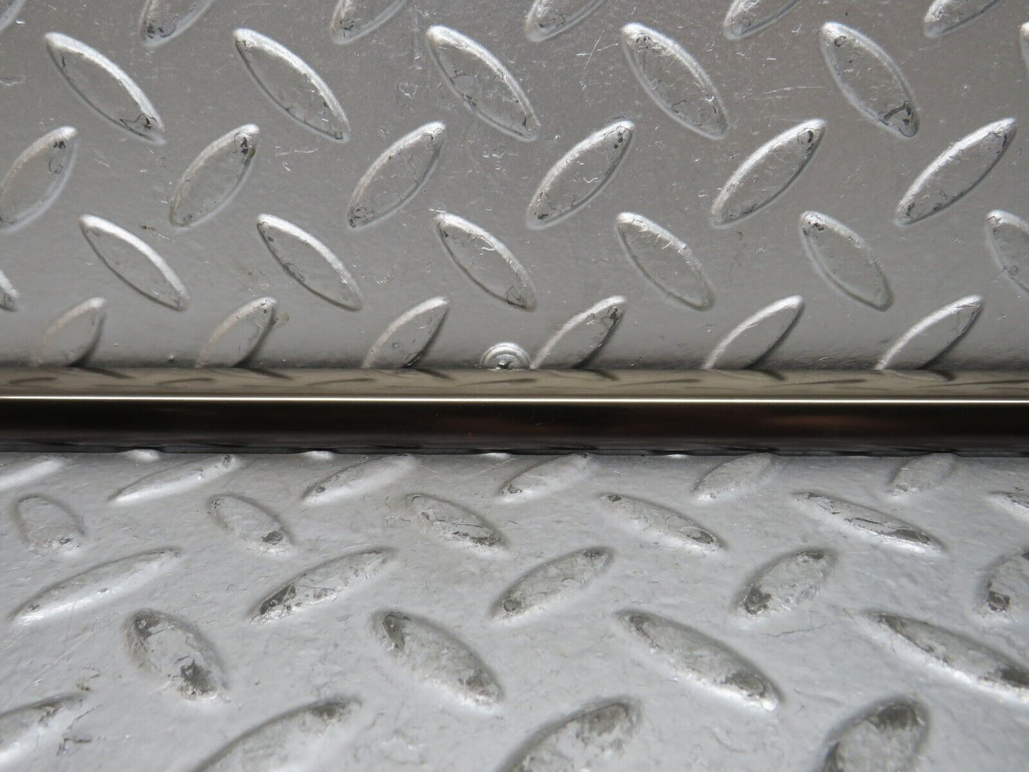 29003 Mercedes-Benz C124 320CE Coupe Rear Left Window Exterior Chrome Trim