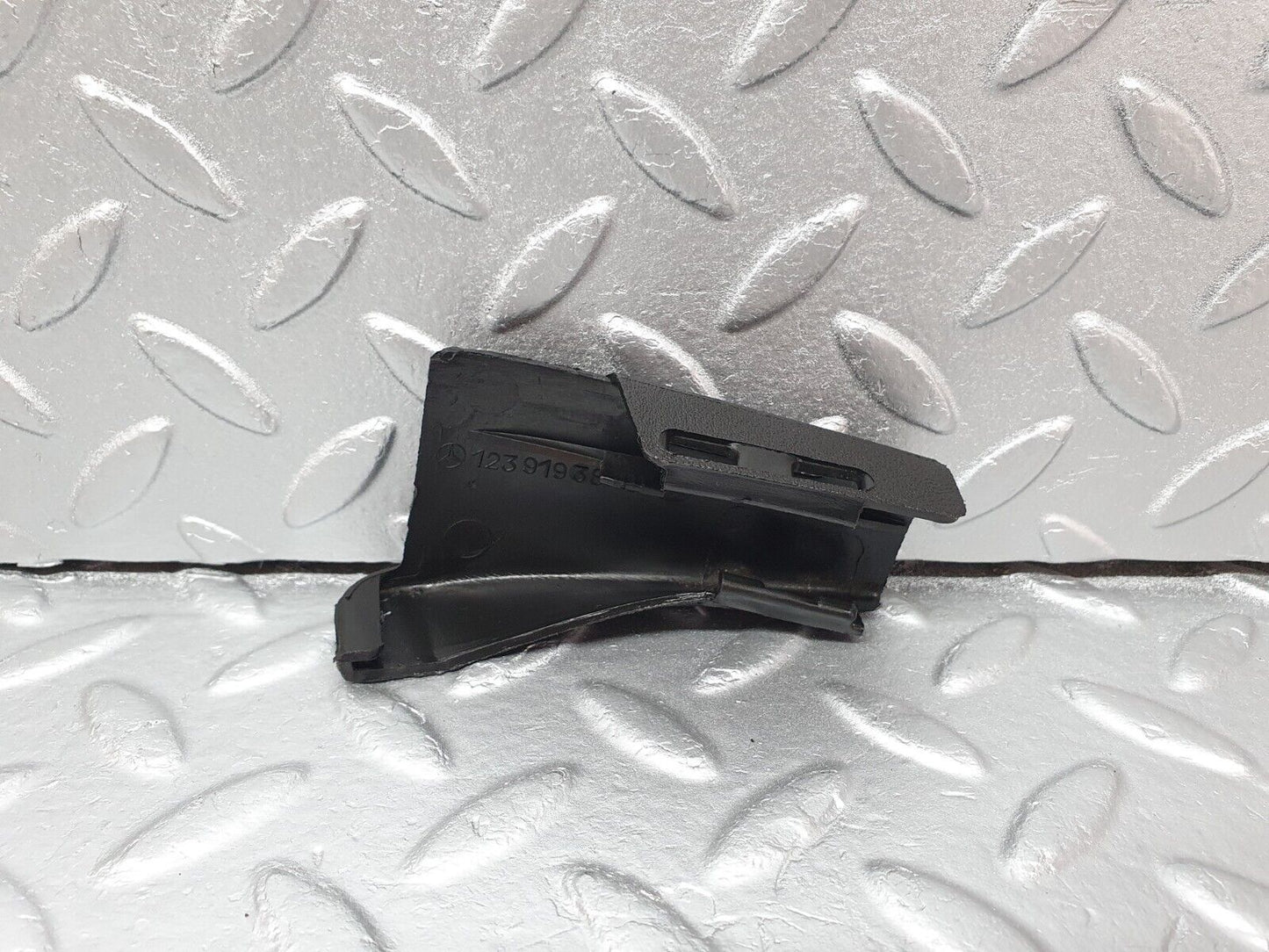 40790 Mercedes-Benz W123 300D Front Right Seat Cover Trim Black 1239193820