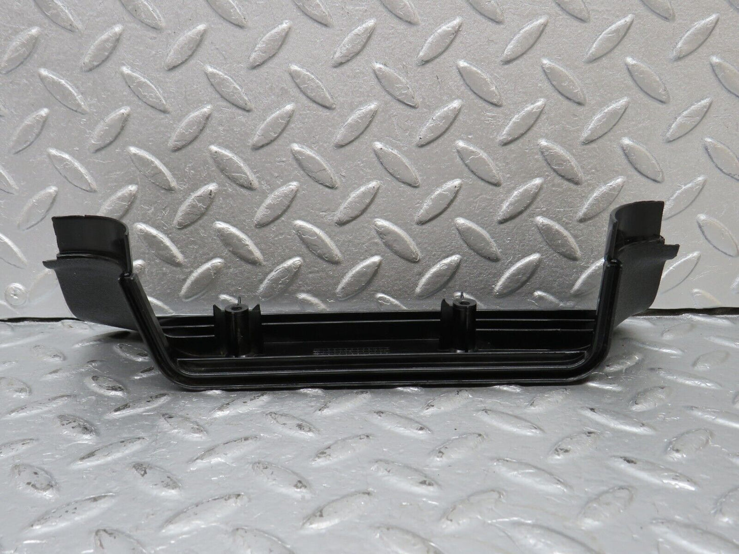 40557 Mercedes-Benz W126 B Pillar Bottom Cover Left Black 1266920122