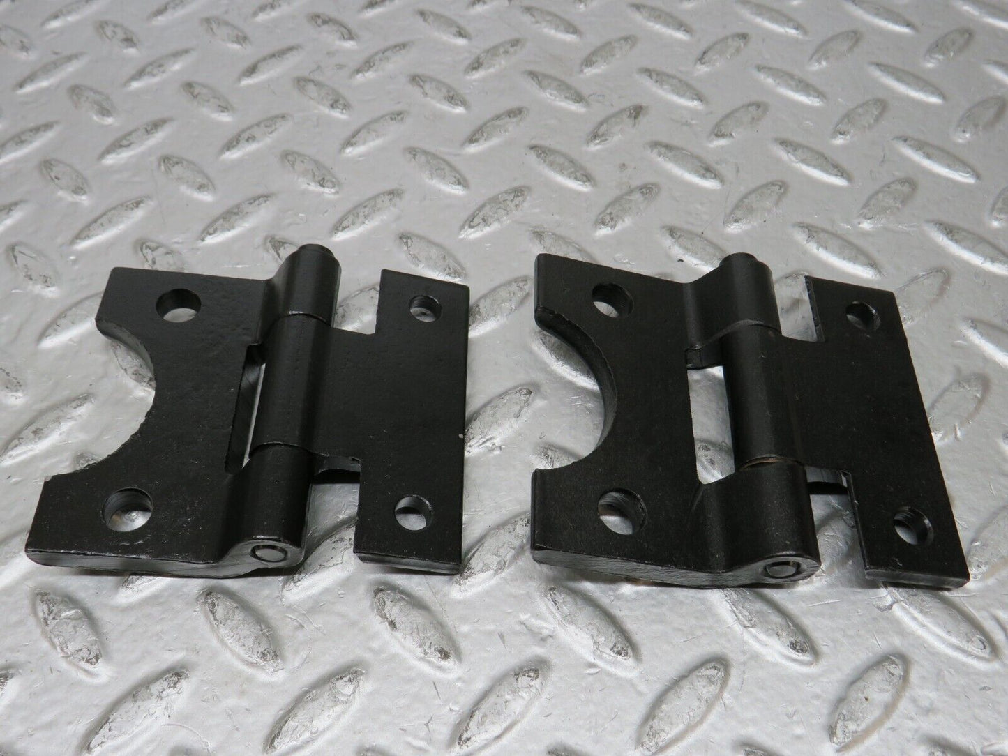 26280 Mercedes-Benz W116 450SE Door Hinge Left Side